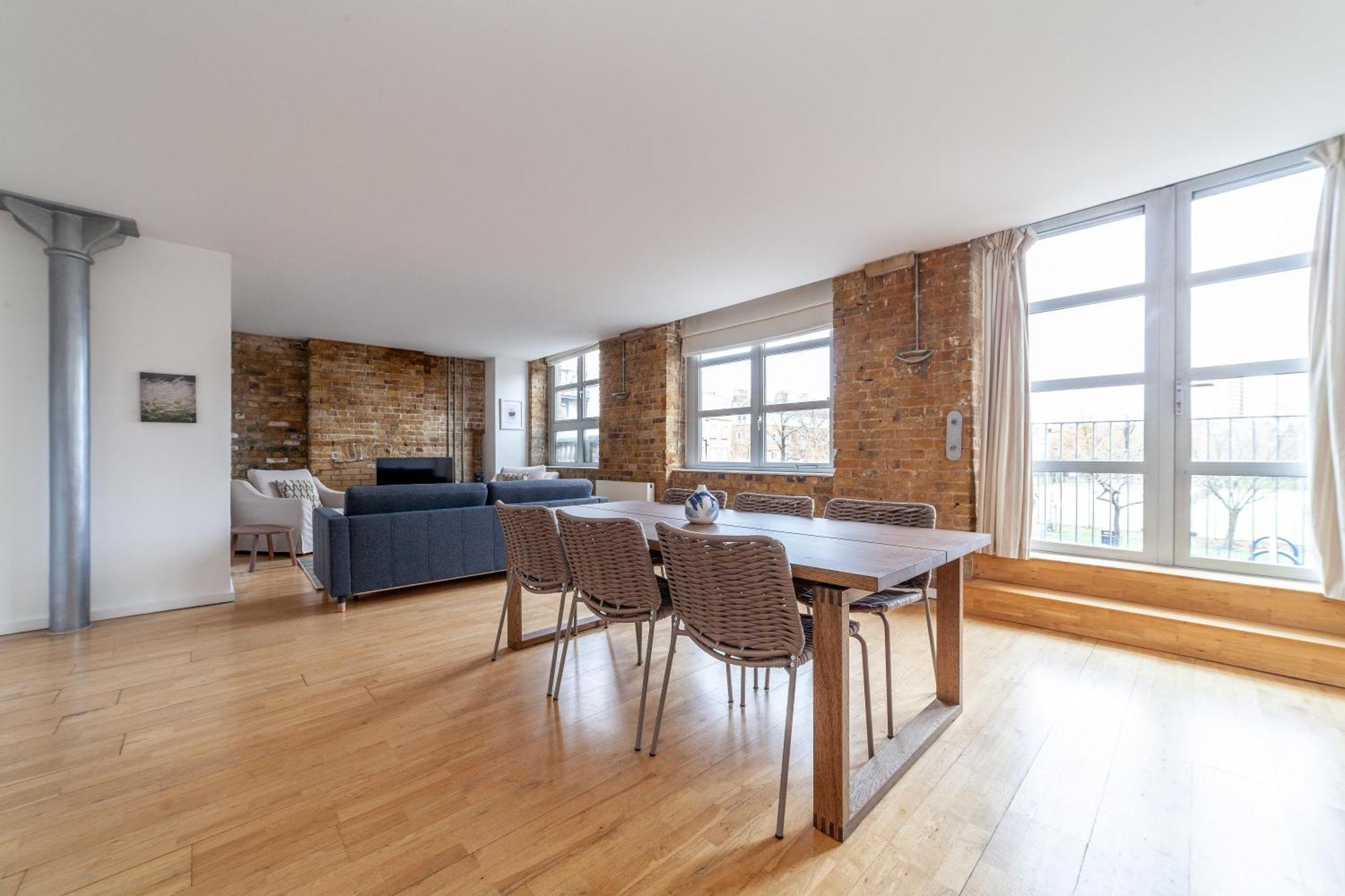 Elegance & Chic Design - 2-Bedroom Haven 런던 외부 사진